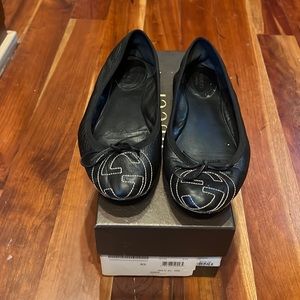 Gucci black G logo flats, Size EU 38.5